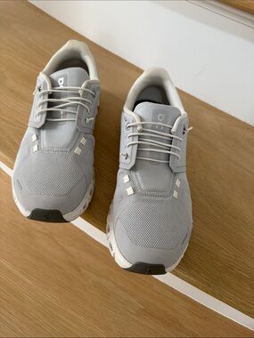 Light Gray Women’s Running Sneakers - On Inspired Design